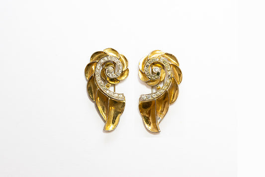 Pair of vintage McClelland Barclay 1930s gold-plated swirl fur clips embellished with clear rhinestones